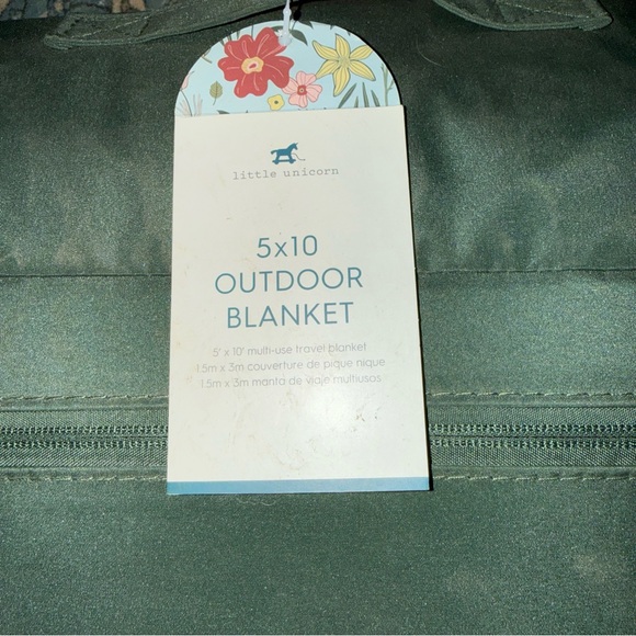Little Unicorn Waterproof Outdoor Blanket. 5’ x 10’ - Picture 4 of 5